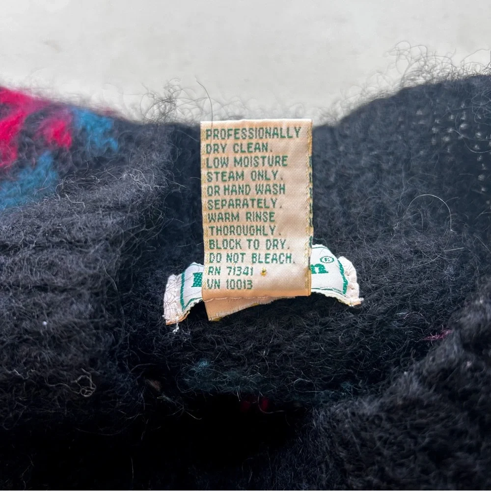 L.L. Bean Vintage 80s Floral Black Mohair Sweater XL - Picture 3 of 10